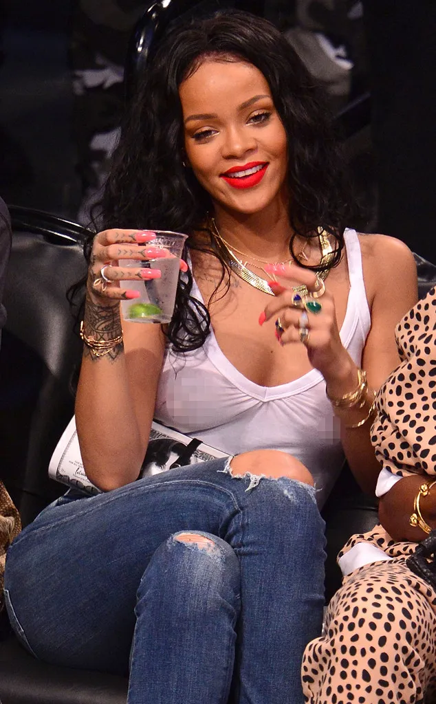 rs_634x1024-140426092844-634.Rihanna-3-jmd-042614_copy