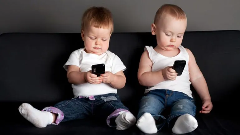 baby-phone-crave